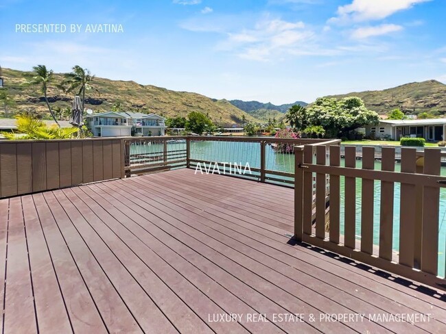 Building Photo - 6370 Hawaii Kai Dr