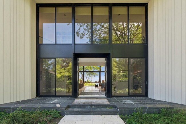 Building Photo - 21 Lakewood Dr