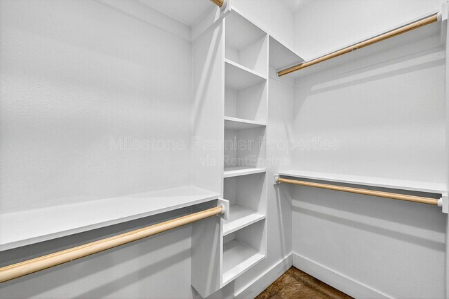 Building Photo - 1501 S 7th Ave