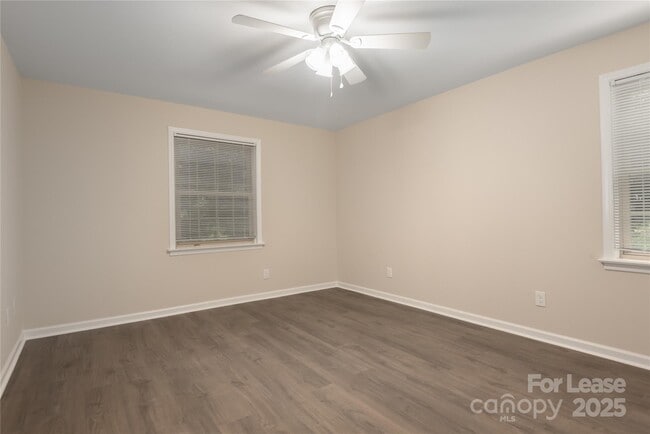 Building Photo - 4739 Hedgemore Dr