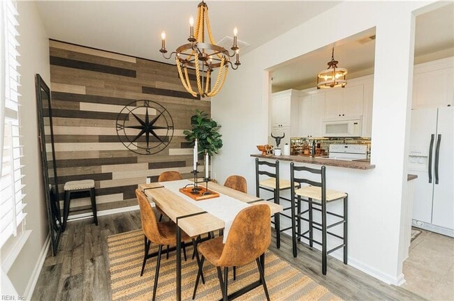 Building Photo - 2000 Picardy Ct