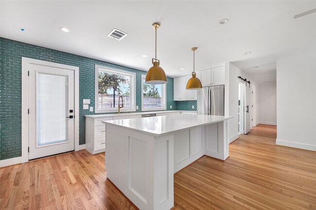 Building Photo - 8416 Montridge Dr
