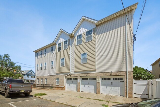 Building Photo - 314 Avenue B