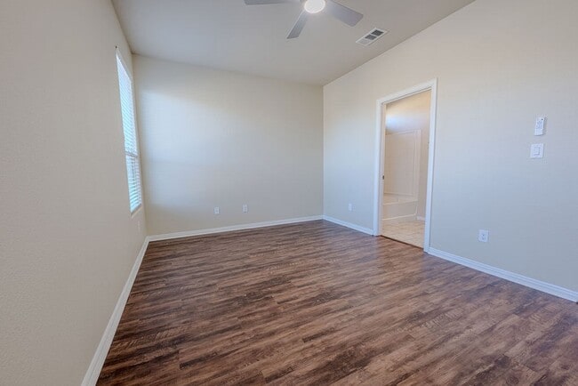 Building Photo - 7 Glass Ranch Rd