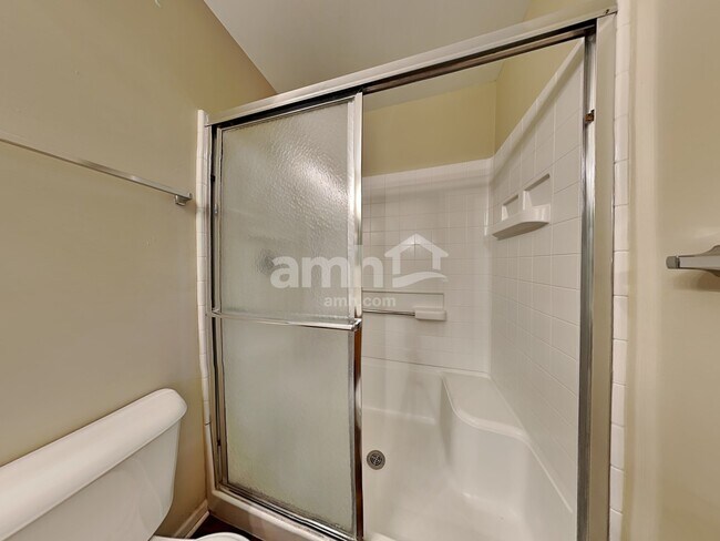 Building Photo - 2611 Sierra Ave