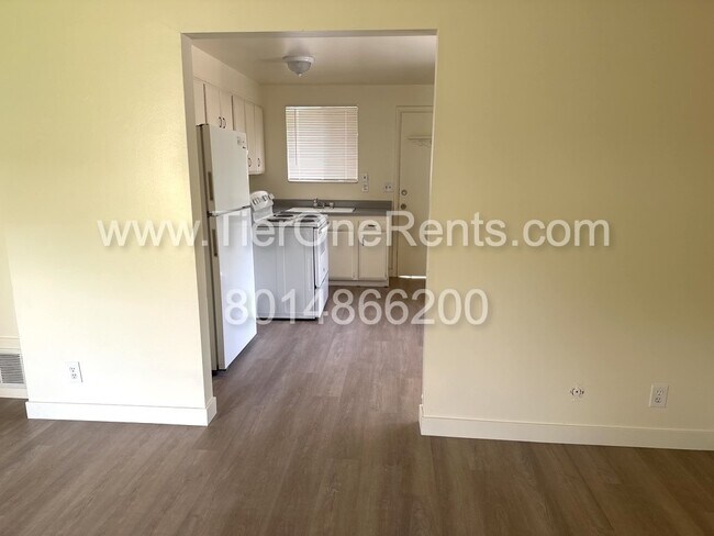 Building Photo - NO DEPOSIT option available for qualified renters!