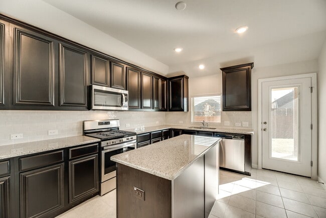 Building Photo - Perfect 3 bed 2 bath in new development in...