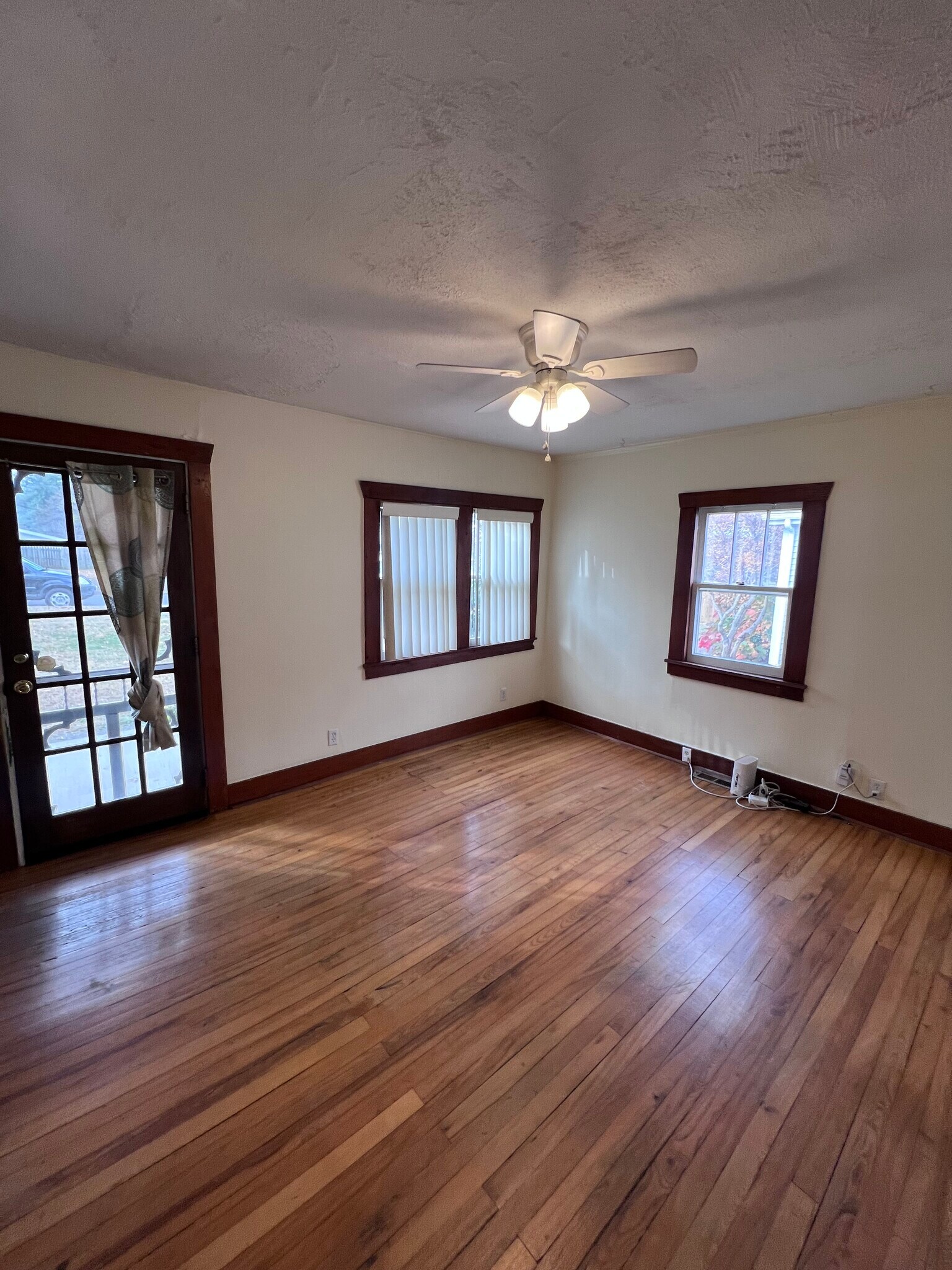 Building Photo - 5202 Dakota Ave