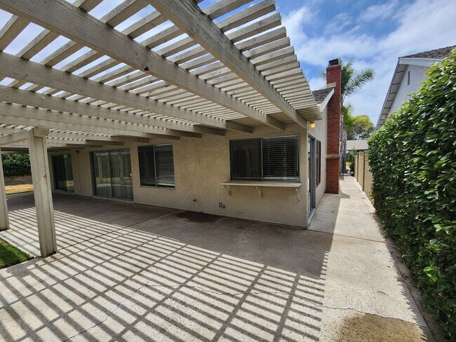 Building Photo - Beautiful Single Story in Mission Viejo