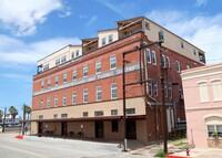 Building Photo - 100 20th St