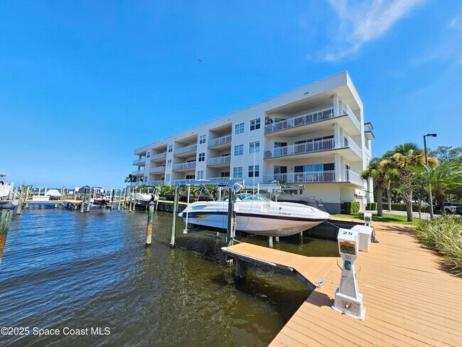 Building Photo - 590 S Banana River Dr