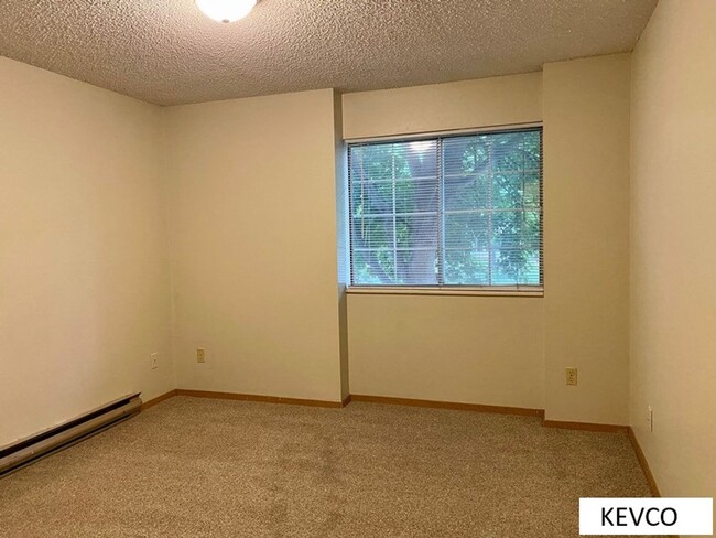 Building Photo - Awesome Condo Within Walking Distance to CSU!