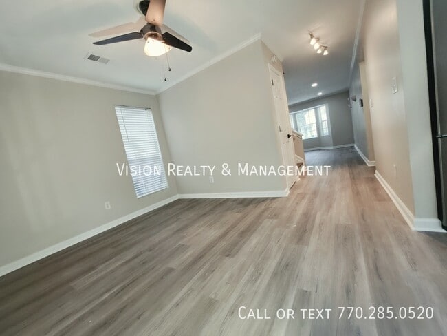 Building Photo - 5025 Brittany Dr