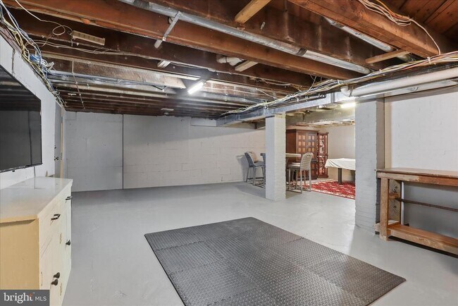 Building Photo - 511 N Fillmore St