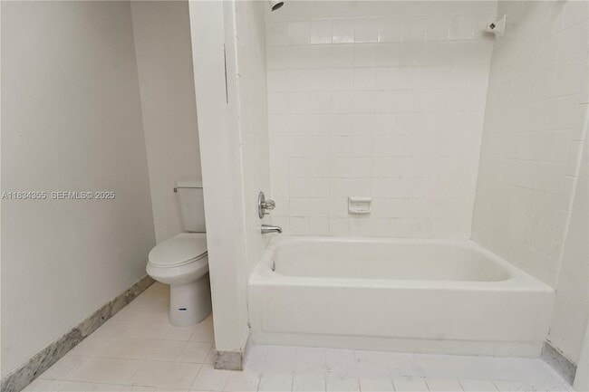 Building Photo - 6556 Racquet Club Dr