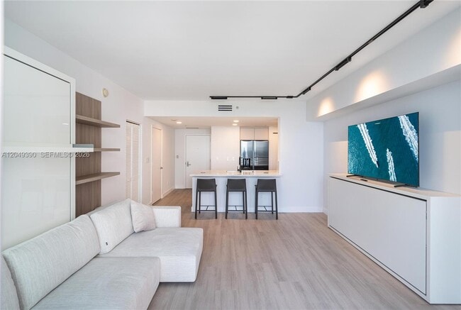 Building Photo - 325 S Biscayne Blvd