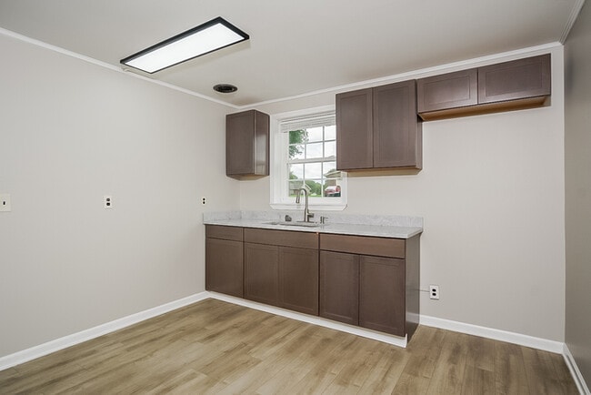 Building Photo - 7704 Logan Dr SW