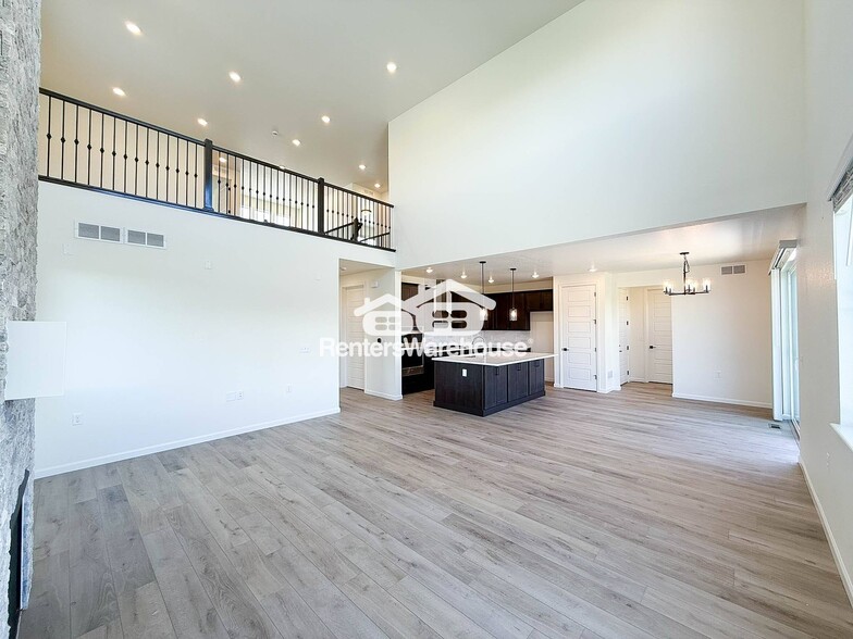 Building Photo - 121 Cherrywood Ln