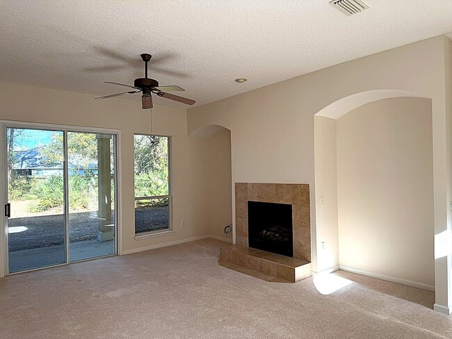 Building Photo - 96028 Long Is Pl