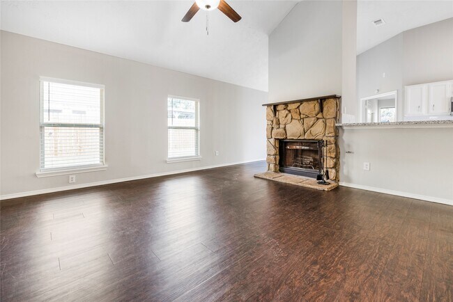 Building Photo - 12223 White River Dr