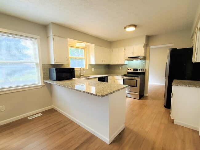Building Photo - Renovated 4 bed in Westerville!