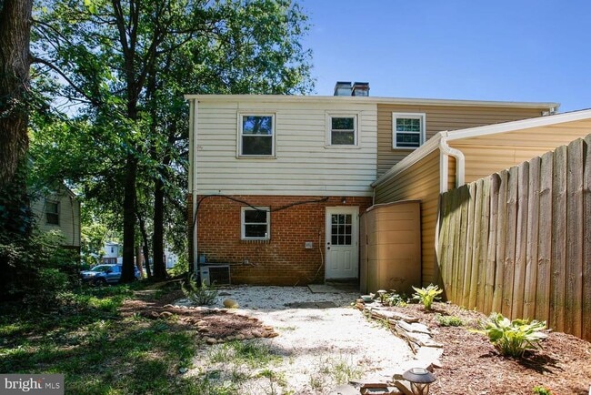 Building Photo - 5810 Fifer Dr