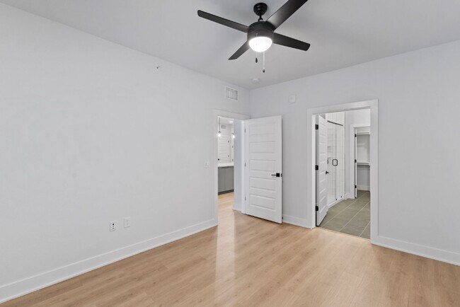 Building Photo - 2500 Longview St