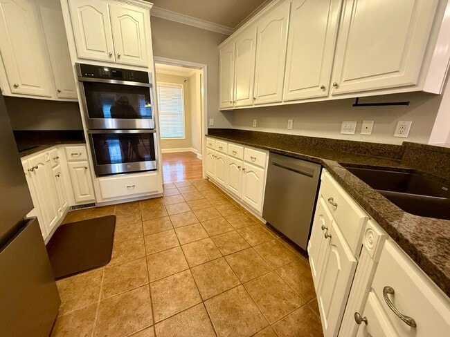 Building Photo - 105 Bent Brook Dr