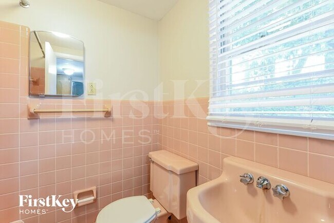 Building Photo - 3162 Nottaway Ct