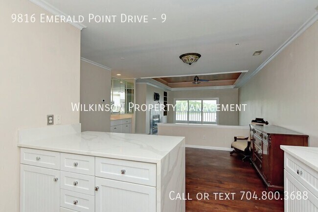 Building Photo - 9816 Emerald Point Dr