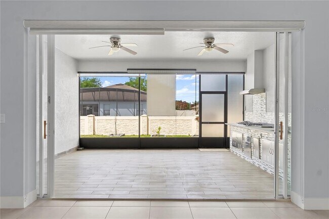 Building Photo - 2320 Symphony Cir