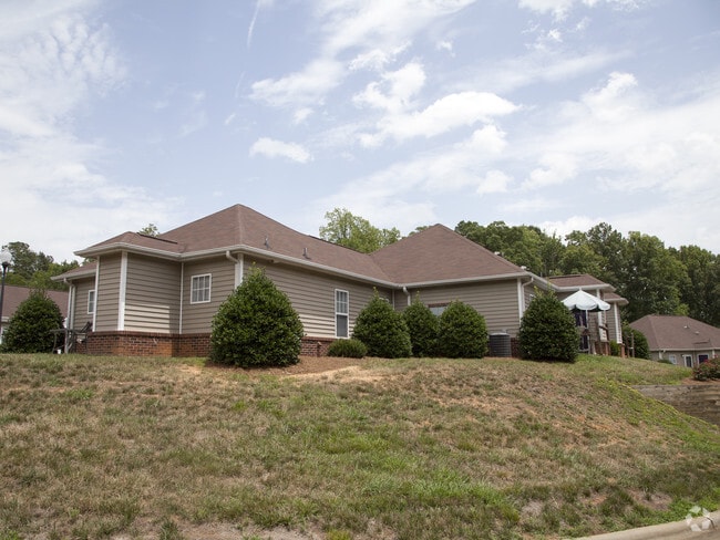 Building Photo - Whispering Oaks
