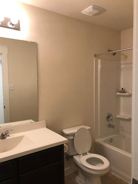 Building Photo - 17001 Borromeo Ave