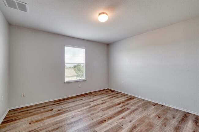 Building Photo - 9104 China Rose Dr