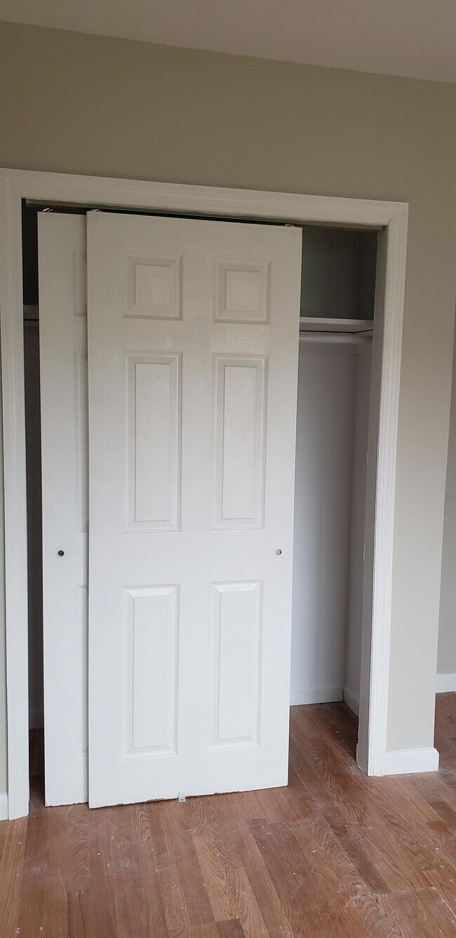 Building Photo - 29 E 16th St