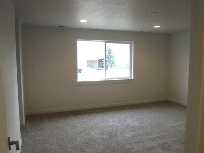 Building Photo - Beautiful newer 4 bed 3 bath home located HWY 55 in Horseshoe Bend.