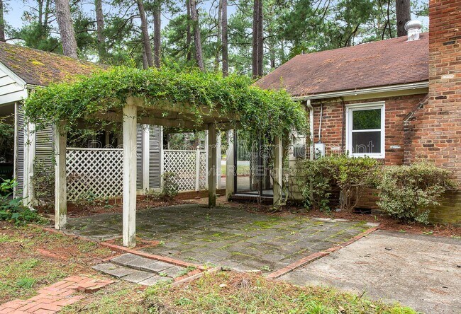 Building Photo - 3351 Scottview Dr