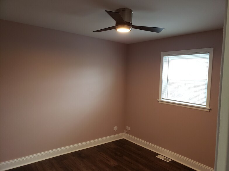 Building Photo - 2142 Rugen Rd