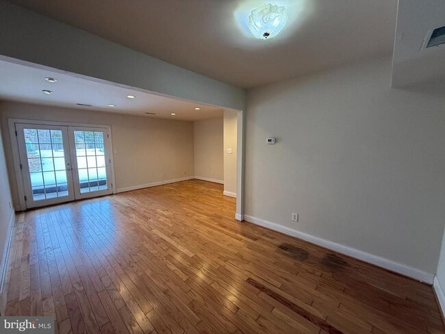 Building Photo - 405 Olde Greenwich Cir