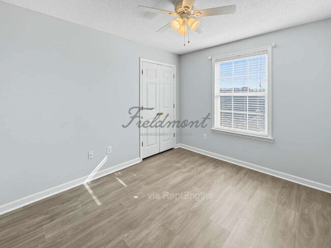 Building Photo - 107 Pelham Square Way