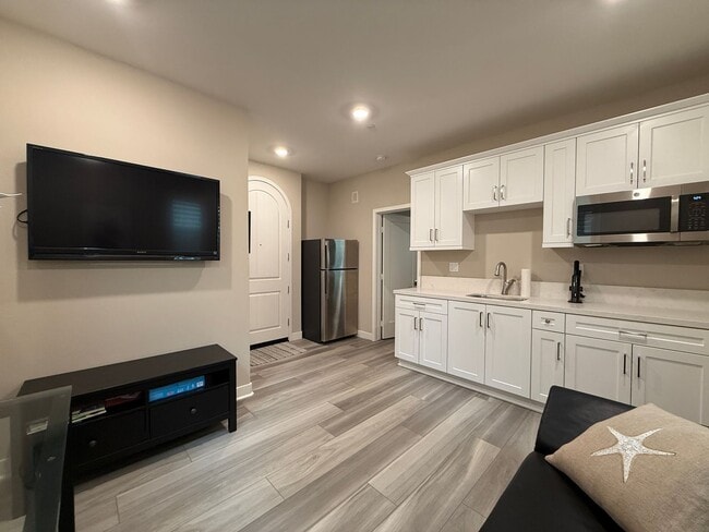Building Photo - Newly Remodeled Attached ADU in the Aviara...