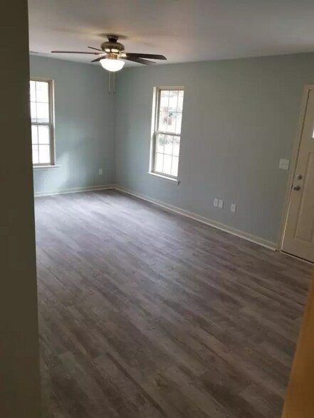 Building Photo - 301 Rollins St