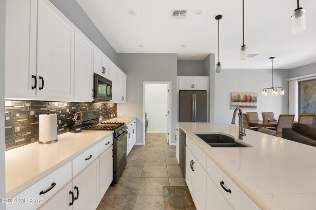 Building Photo - 39589 S Summerwood Dr