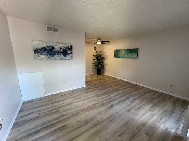 Building Photo - Stone Edge Apartments