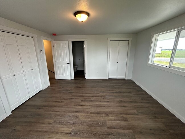 Building Photo - Fully Remodeled Five Bedroom House for Rent!