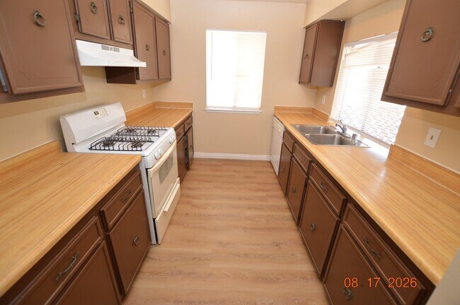Building Photo - 5267 Del Gado Dr