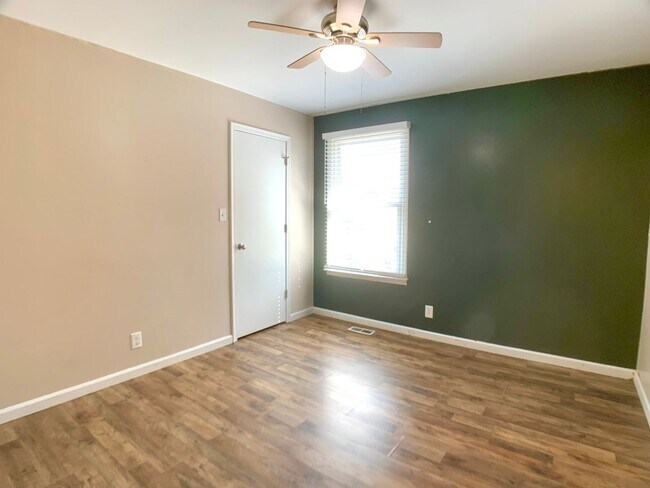 Building Photo - 719 Spees Dr