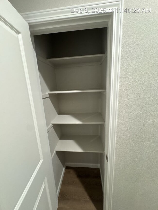 Building Photo - 4319