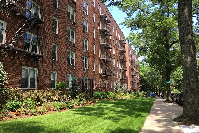 Building Photo - Fairfield Manor At Douglaston