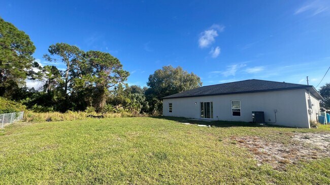 Building Photo - Incredible 3 Bedroom, 2 Bathroom Home in Palm Bay!!